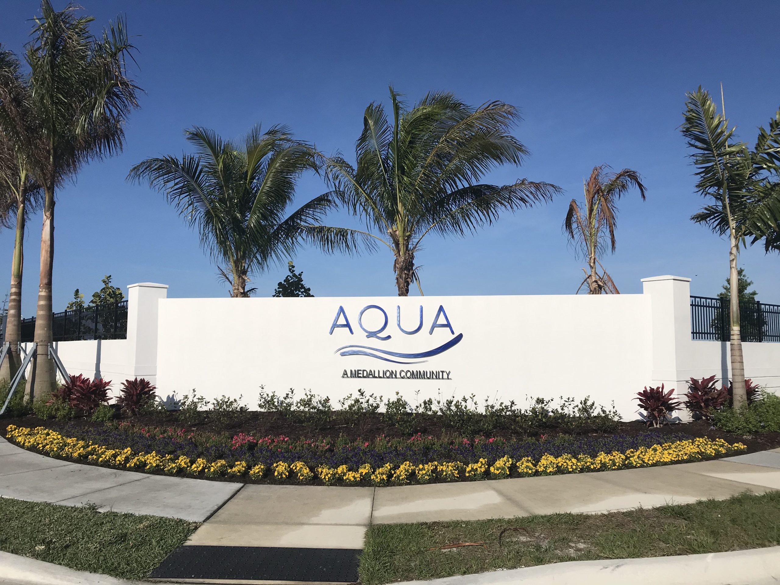 Aqua Main Sign
