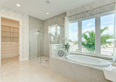 Cat Claw Owner's Suite Bathroom